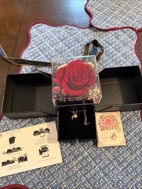 Gold Heart and T  Necklace with Red Rose  Light Up Gift Box